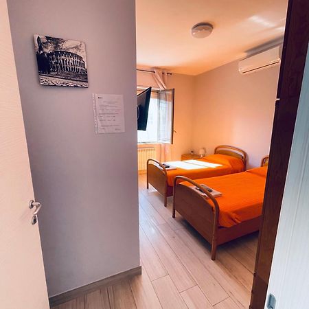 Affitta Camere Mattia Mottola Fiumicino Ngoại thất bức ảnh